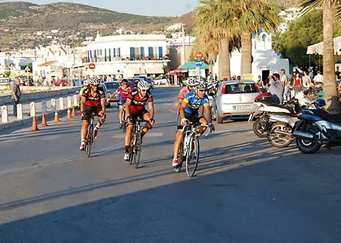 Amaryllis Chrisi Akti (Paros)
