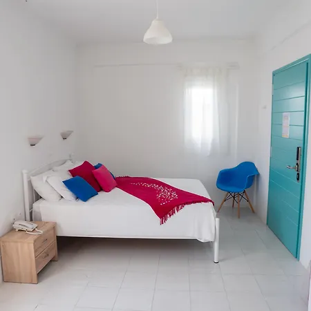 Amaryllis Chrisi Akti (Paros)