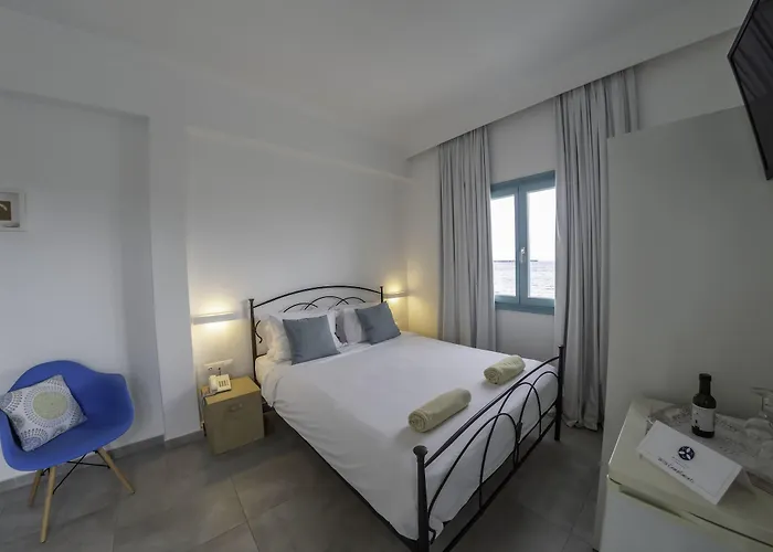 Amaryllis Beach Chrisi Akti (Paros)