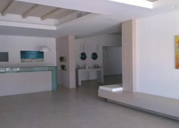 Amaryllis Beach Hotel 3*